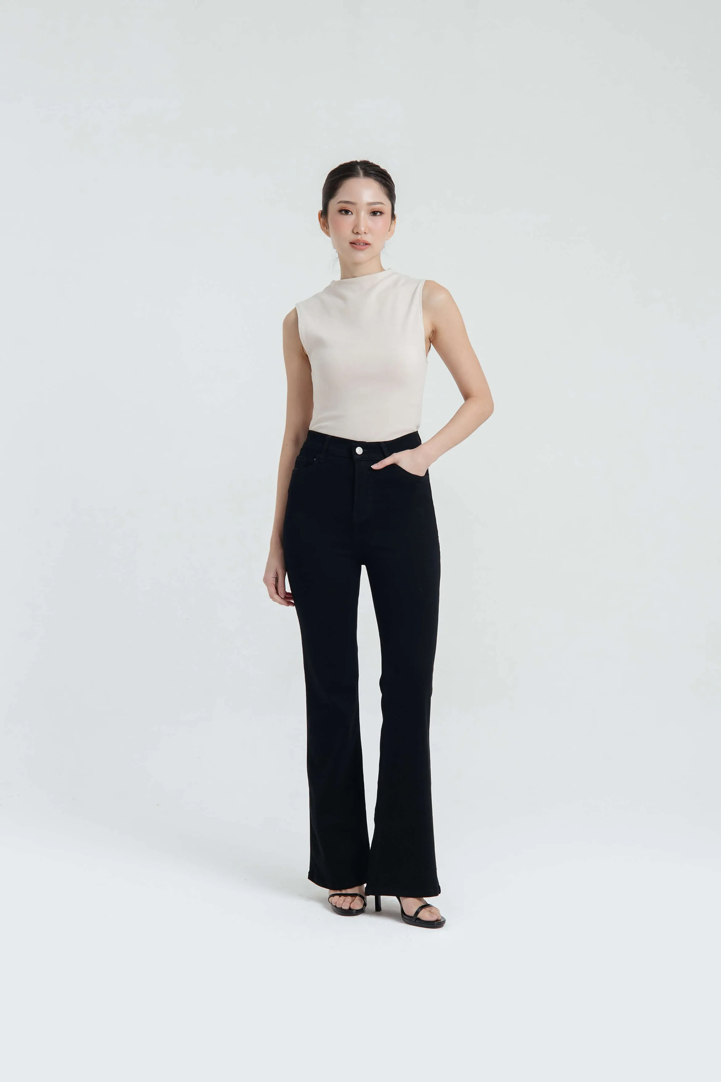Black Elongating Flare Jeans