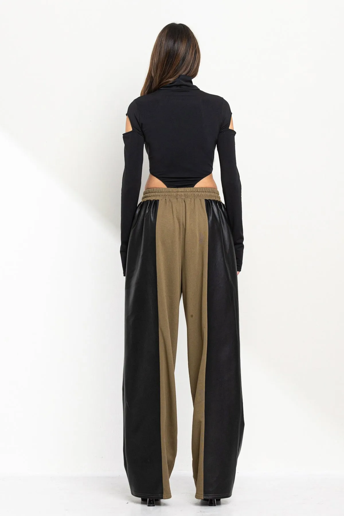 CONTRAST LEATHER WIDE LEG SWEATPANTS