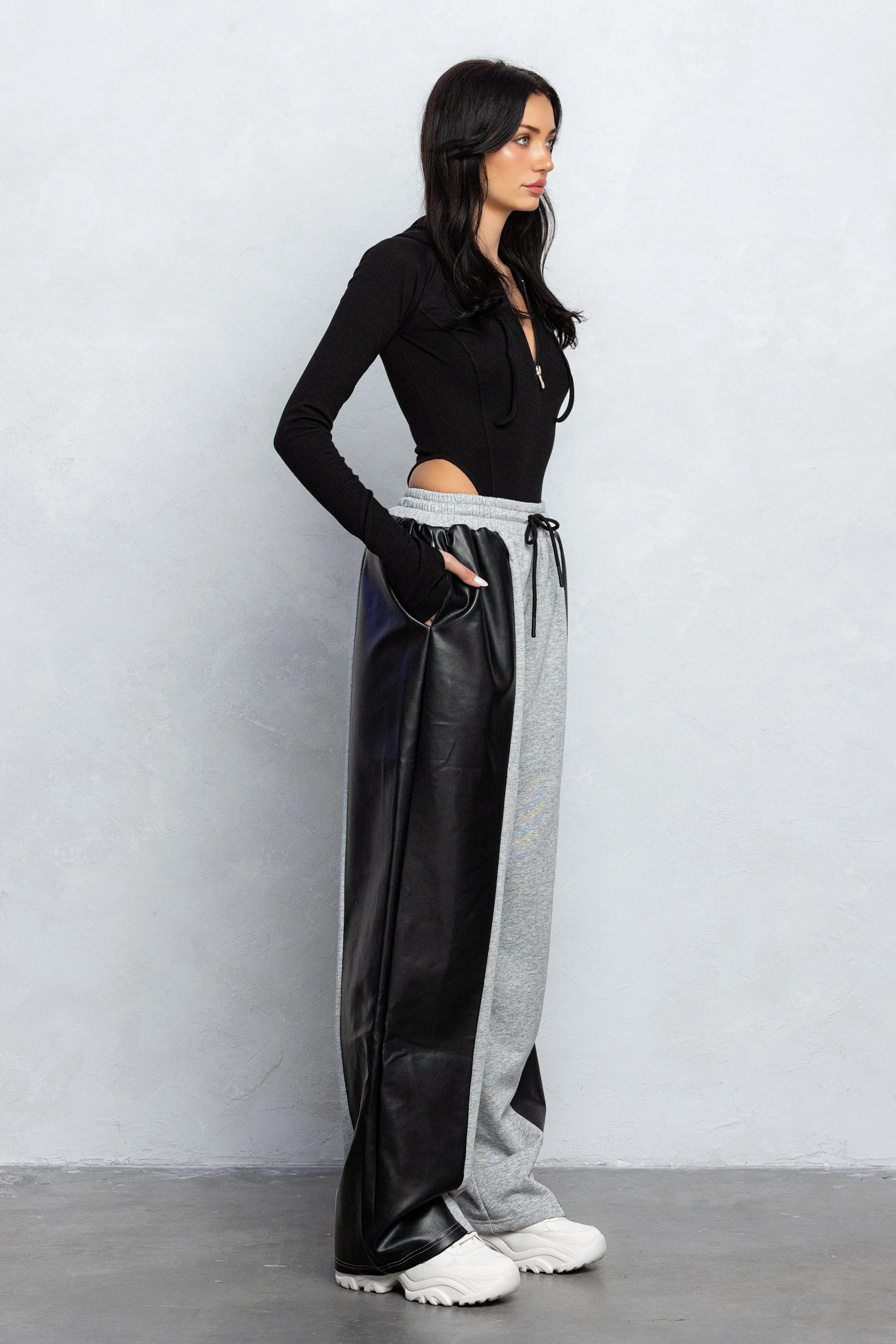 CONTRAST LEATHER WIDE LEG SWEATPANTS
