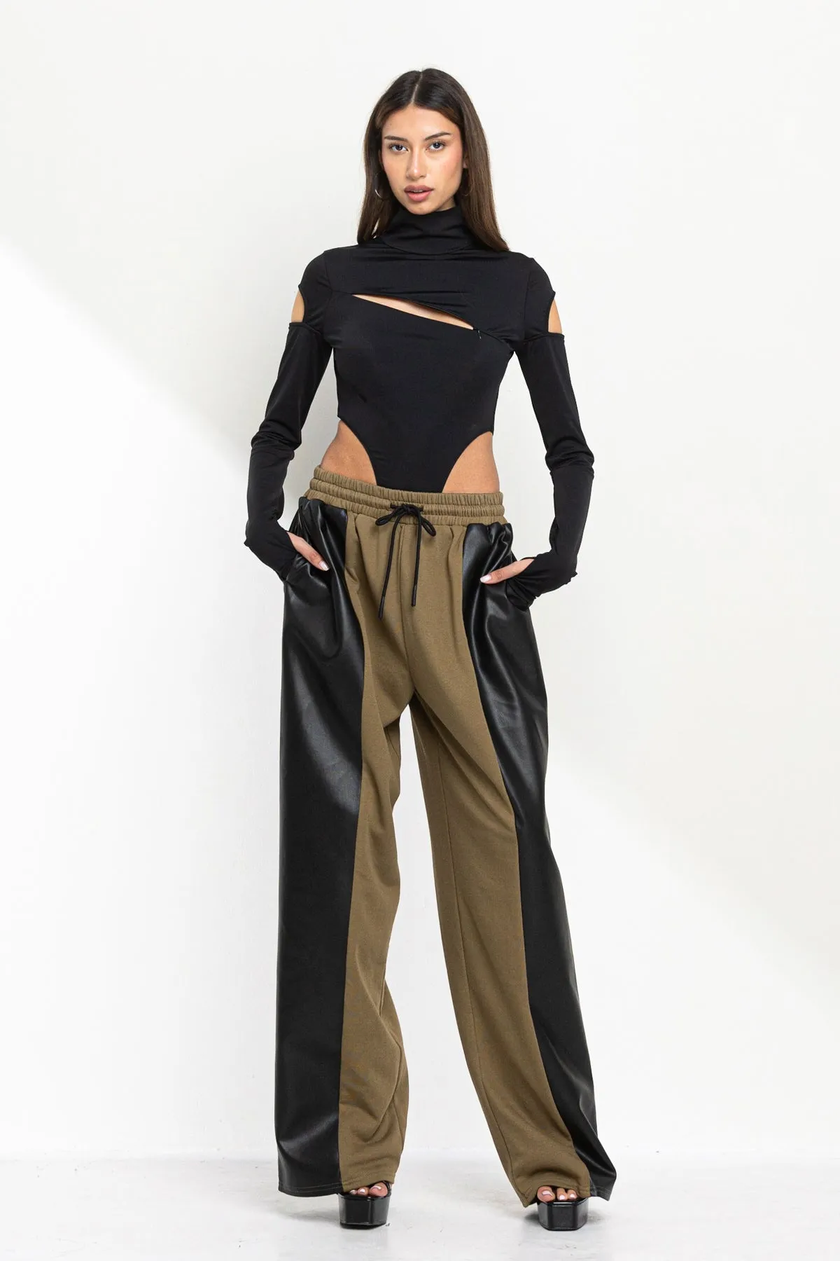 CONTRAST LEATHER WIDE LEG SWEATPANTS