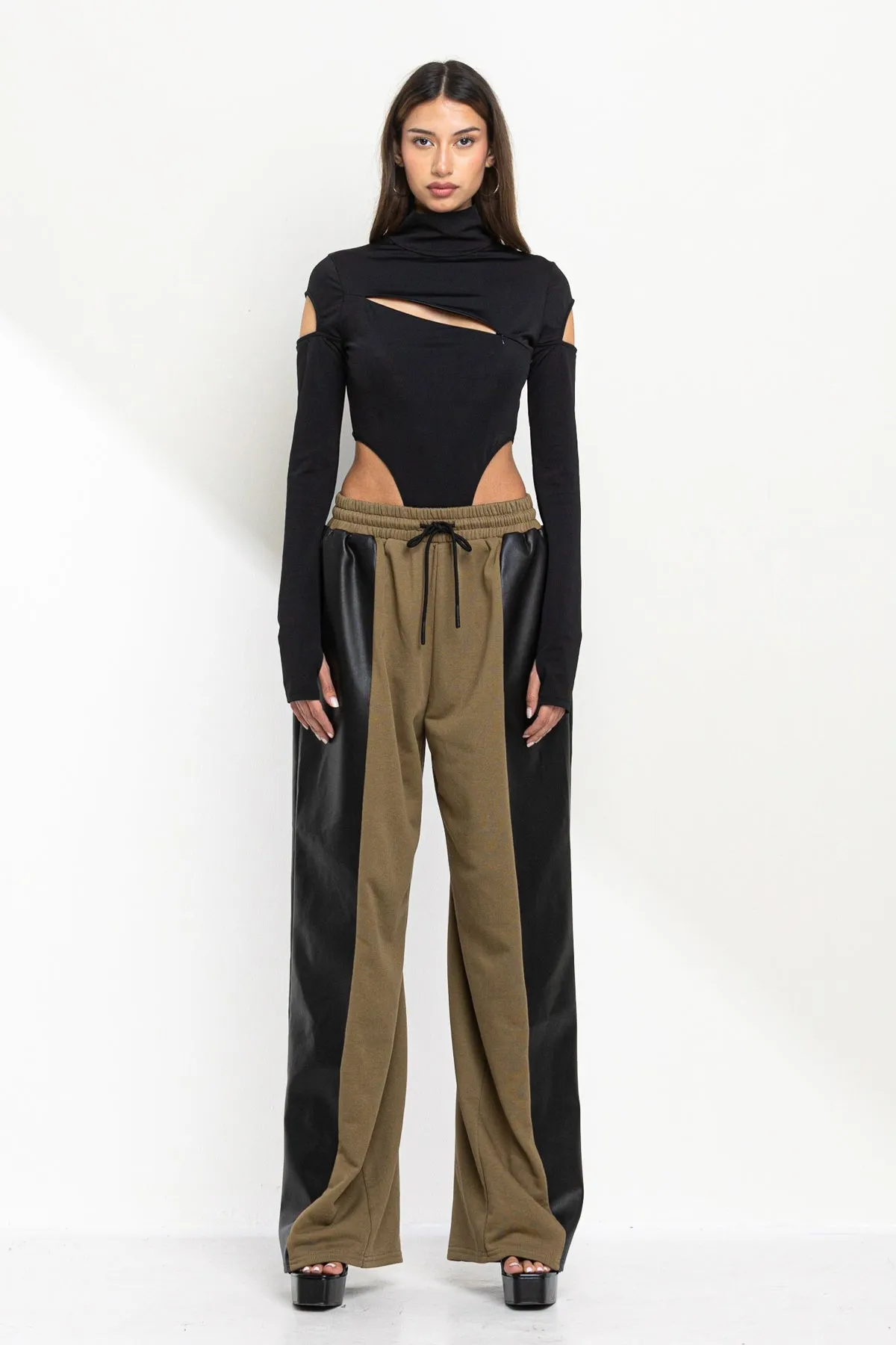 CONTRAST LEATHER WIDE LEG SWEATPANTS