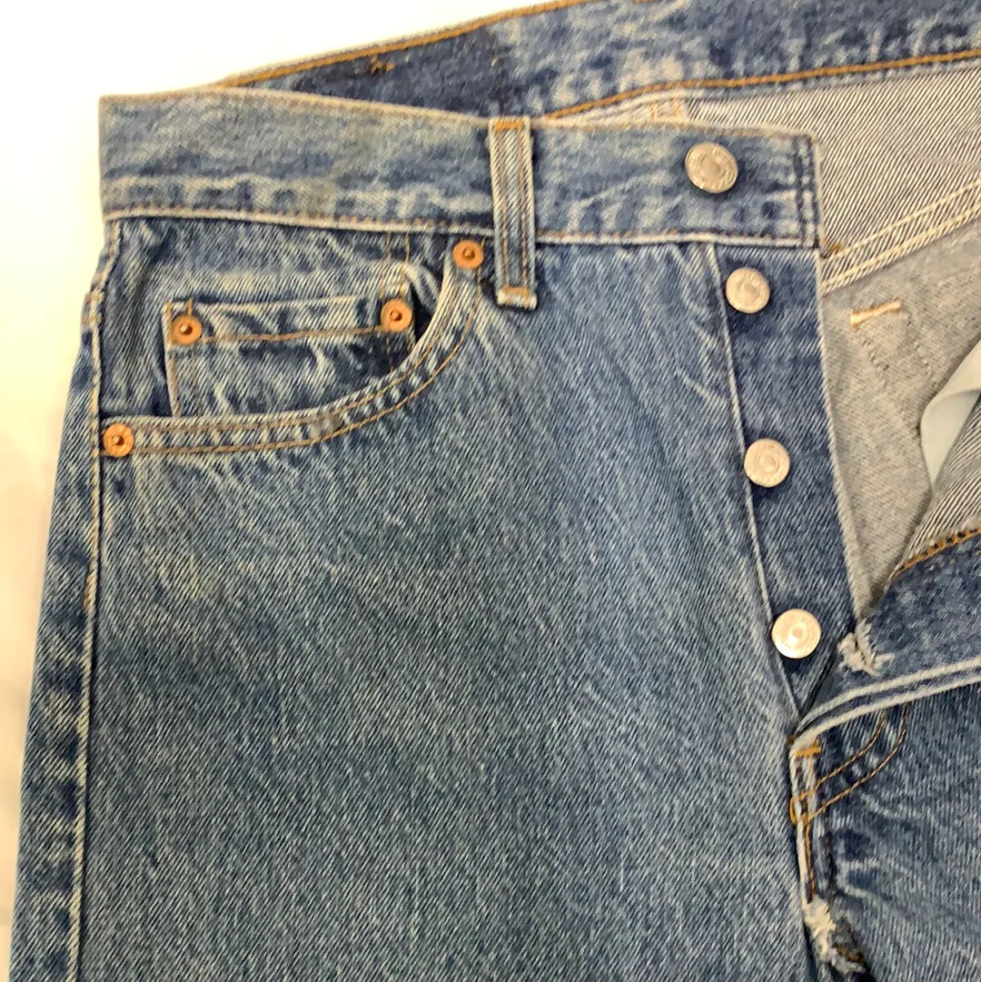 Vintage Levi’s 501 Blue Button Fly Denim Jeans - W28